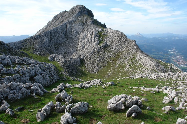 Ekialdeko lepotik ikusita