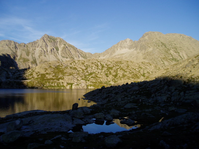 Tuc de Saburó eta Pic de la Mainera Colomina aterpetik ikusita