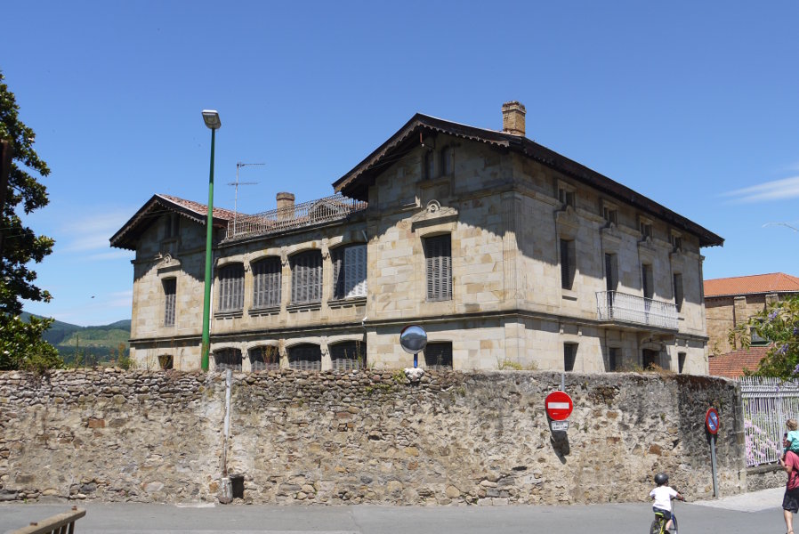 Alustiza jauregia, Segura