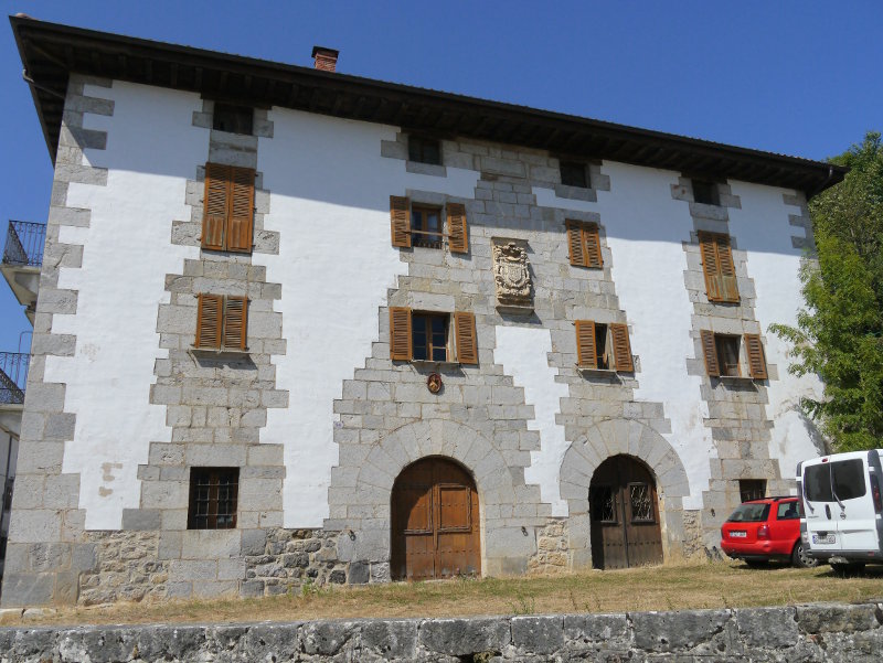 Loperena jauregia, Aldatz