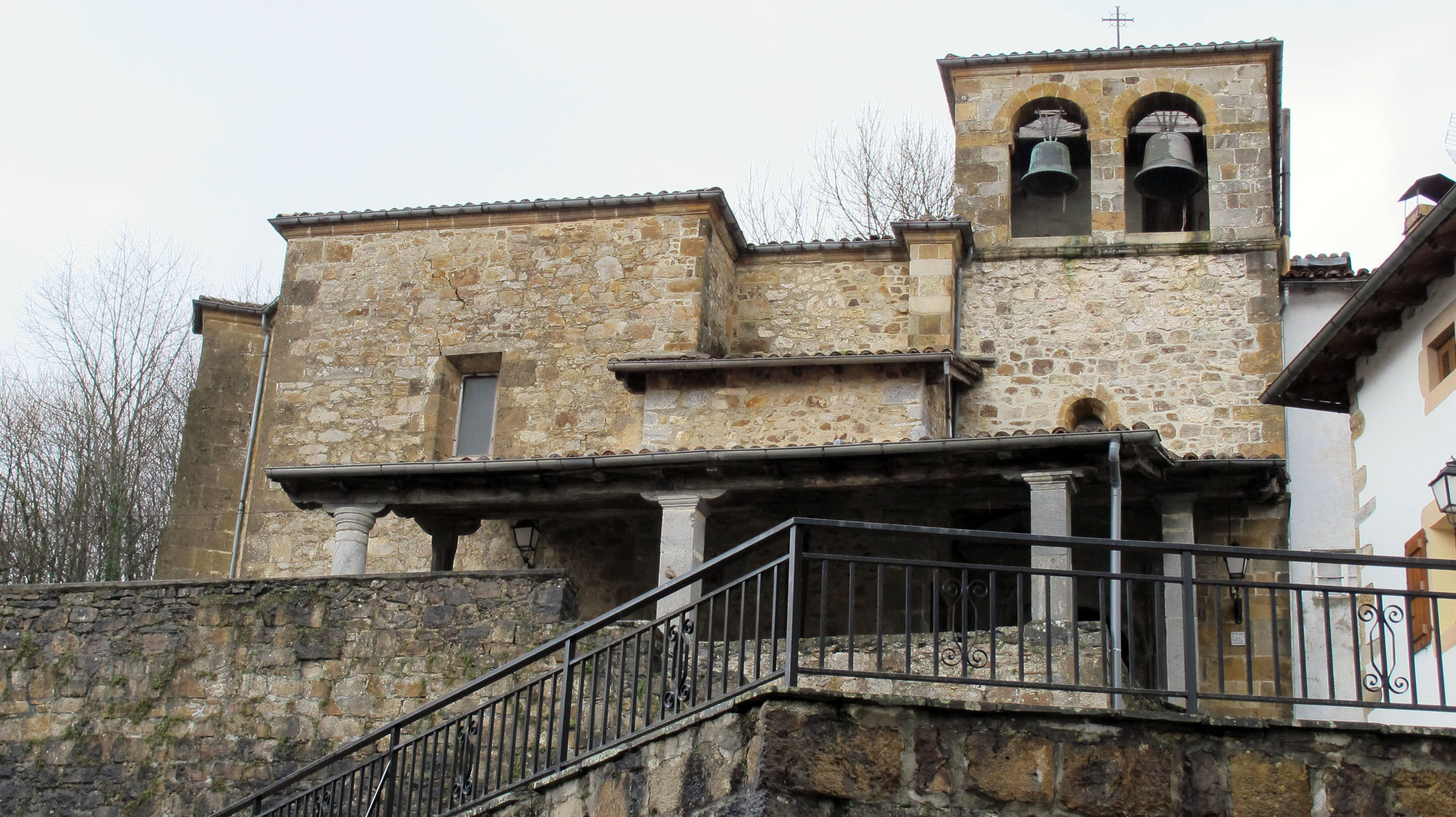 San Migel eliza, Urrotz