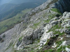NO OS SALGAIS DE ESTE SENDERO TANTO AL SUBIR COMO AL BAJAR
