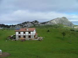 EUSKAL FEDERAKUNDEAREN ATERPEA ETA LEKANDA ARRABATIK