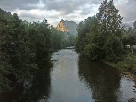 Pico San Vicente desde puente sobre el Ason