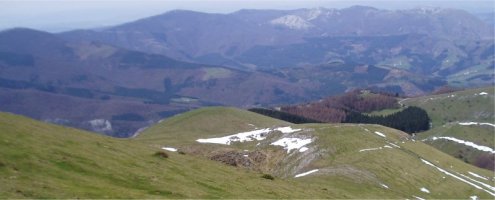 Artzanbururen mendebaldeko magaletik ikusita