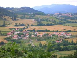 El pueblecito de Izoria desde donde comienza el ascenso.