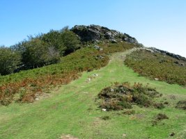 Olegiko muinoa, Irakurri eta Iruñarri artean
