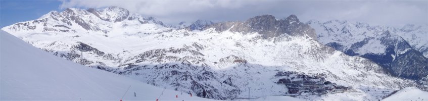 Soques eta Foratata Formigaleko eski estaziotik ikusita