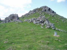 Adarra Tximistako hegitik ikusita