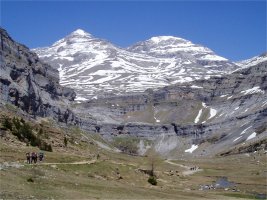 Perdido eta Soum de Ramond Soasoko zelaigunetik ikusita