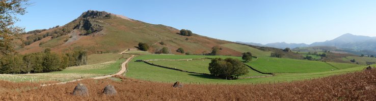 Larrazuko magaletik ikusita