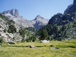 Pic de Peguera eta Pic de Mar Monestero bailaratik ikusita