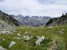 Contraix lepotik Estany Llong aterpera jaisten den bidea