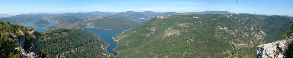 Itoizko urtegia tontorraren ingurutik