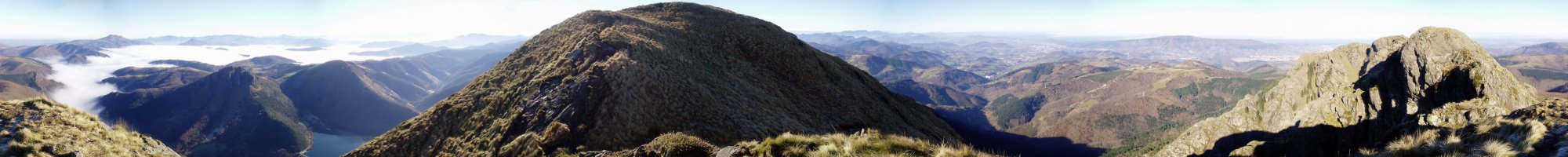 Txurrumurru eta Erroilbide arteko tontor batetatik 360ºtako ikuspegia