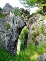 Gandorra zeharkatzen duen zulo bat