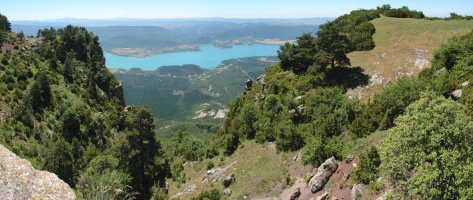 Esako urtegia amildegian ebakitako haitzarte batetik