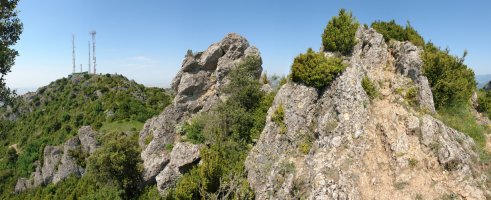 Mendebaldeko tontorra, erdiko tontorrera igotzeko bidetik.