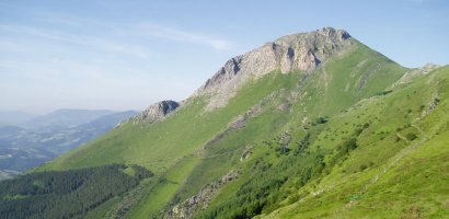 Hego-mendebaldetik ikusita