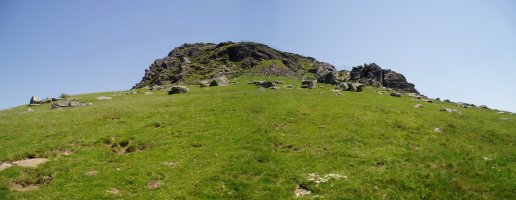 Zuretako lepotik igotzen den bidetik ikusita