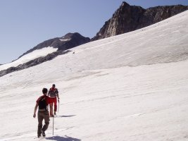 Glaziarreko zeharkalditik ikusita, ipar-mendebaldetik