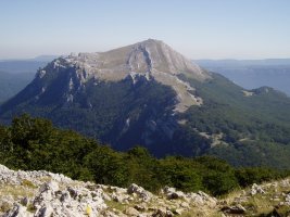 Ipar-mendebaldetik ikusita