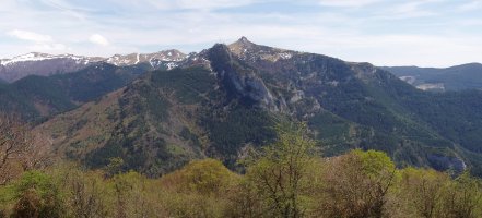 Larratzako itxura beldurgarria mendebaldetik