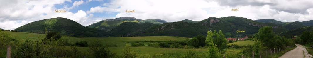 Aezkoako mendiak Garaioako bidetik