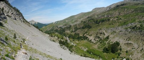 Bidea Foyas del Ingeniero izeneko sakonuneetan barrena