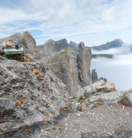 Txartelontzia, atzean Ansabere eta Hiru Erregeen Mahaia