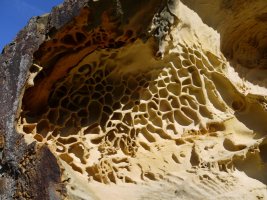 Harriaren itxura ikusgarriak Gastarrotz aldean