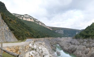 Lakorriko malkarrak eta Irati ibaia, Iñarbeko arroiletik