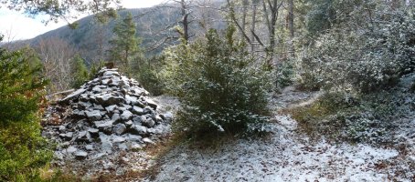 Harri pila handia iparraldeko bidean