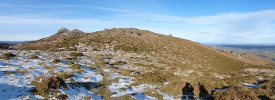 Airagarriko lepoko zutarria eta gailurra