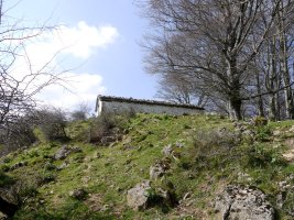 Iparraldeko bizkarrean igotzen den bidea