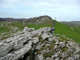 Txorrotxetako Tontorra.Atzean,Txameni