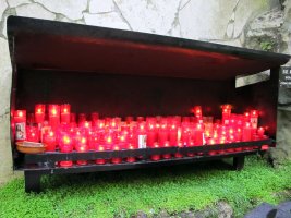 Lourdes Txiki gruta Donostian