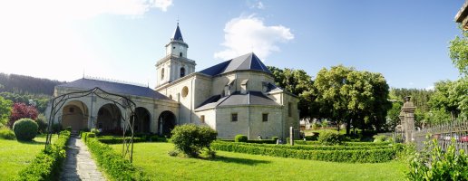 Arte nagusia Arteako Amaren Santutegiaren atzean dago