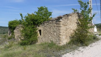 Santa Zezilia ermitaren hondakinak Legarda aldean