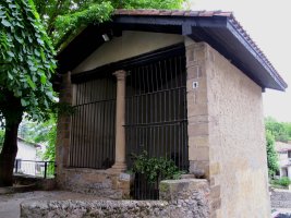 Gurutze Santua ermita Hernanin