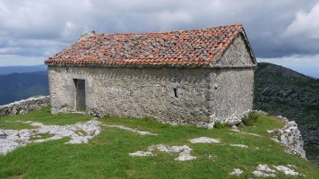 Santa Eufemia ermita Aulesti aldean