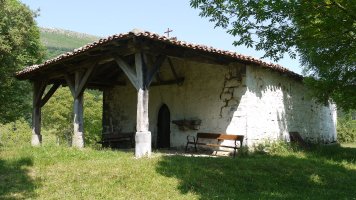 Santixago ermita Nabarniz aldean