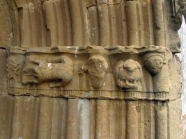 Santa Maria la Blanca ermita Uxue aldean