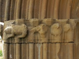 Santa Maria la Blanca ermita Uxue aldean