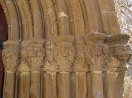 Santa Maria de la Peña ermita Arazurin