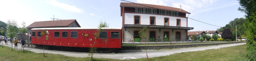 Plazolako tren zaharraren geltokia Lekunberrin