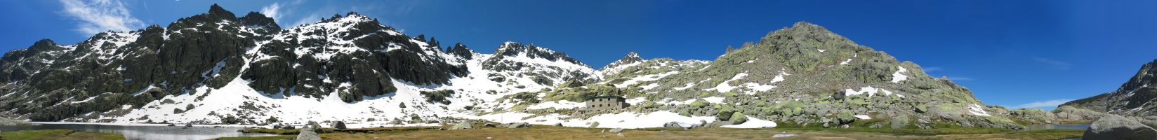 Gredoseko Zirkoa Laguna Grandetik ikusita