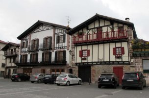 Jaun de Altzate plazako etxeak