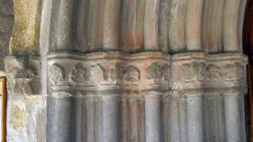 Elizaren sarrerako atea