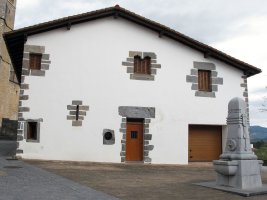 Goiko Ostatu etxea Elizmendi auzoan